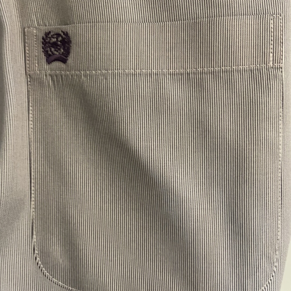 Like new Cinch shirt. SIZE M. Never washed at home always taken to cleaners.